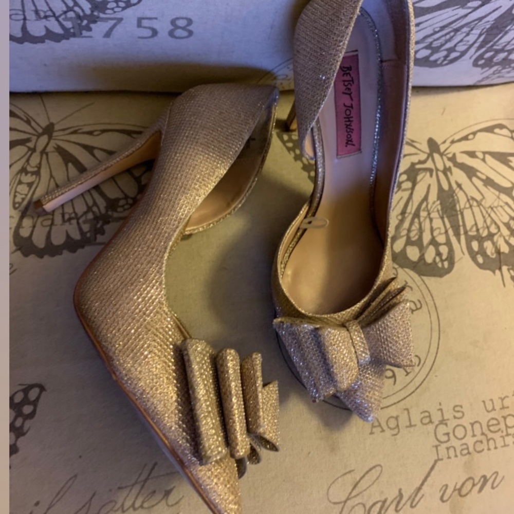 Betsey Johnson Gold Glittery Heels